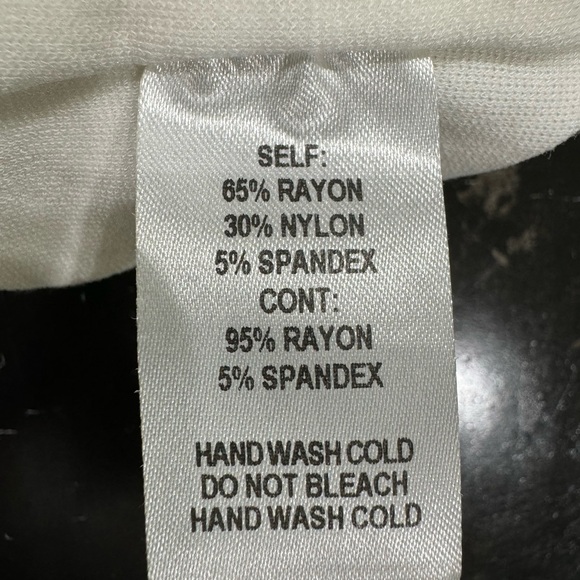 Lulus Size Large White bodysuit.  Great condition.  Never worn. - Picture 3 of 6